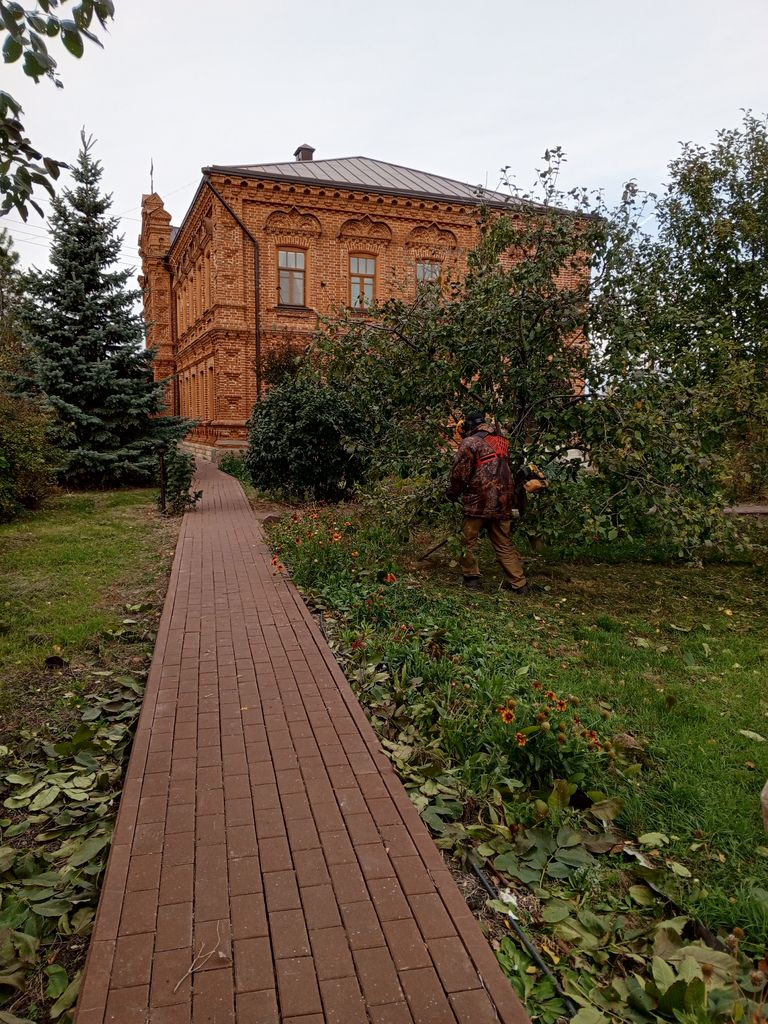 Волонтерская помощь Свято-Никольскому женскому монастырю Фото 1