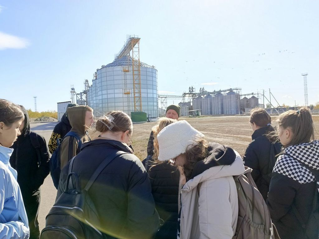 Преподаватели филиала организовали экскурсию для школьников Фото 3