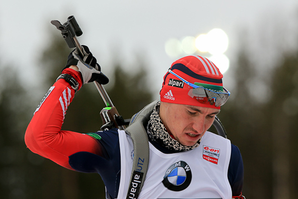 Александр Логинов выиграл серебро в пасьюте на этапе Кубка мира по биатлону Фото 1