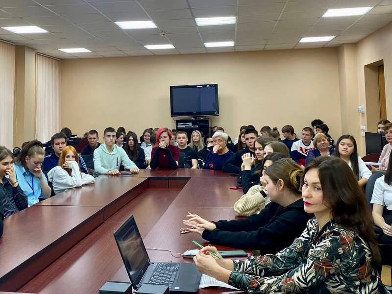 Встреча с руководителем Научно-исследовательского центра по изучению проблем профилактики правонарушений несовершеннолетних Фото 3