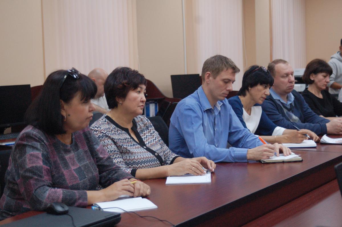 Расширенное заседание педагогического совета по вопросу профилактики деструктивного поведения обучающихся колледжа Фото 2