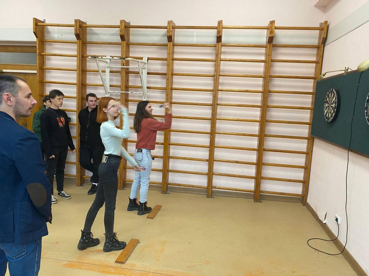 Знакомство обучающихся группы Б-ПВ 101 направления подготовки 20.03.02 Природообустройство и водопользование со спортивной секцией по дартс Вавиловского университета Фото 1