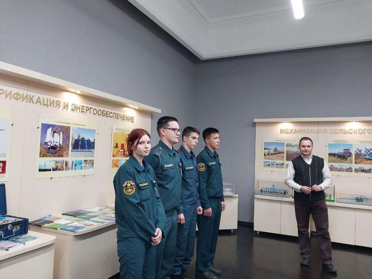 Обучающиеся гр.ПБ-101 посетили Выставку инноваций  ФГБОУ ВО Вавиловский университет Фото 1