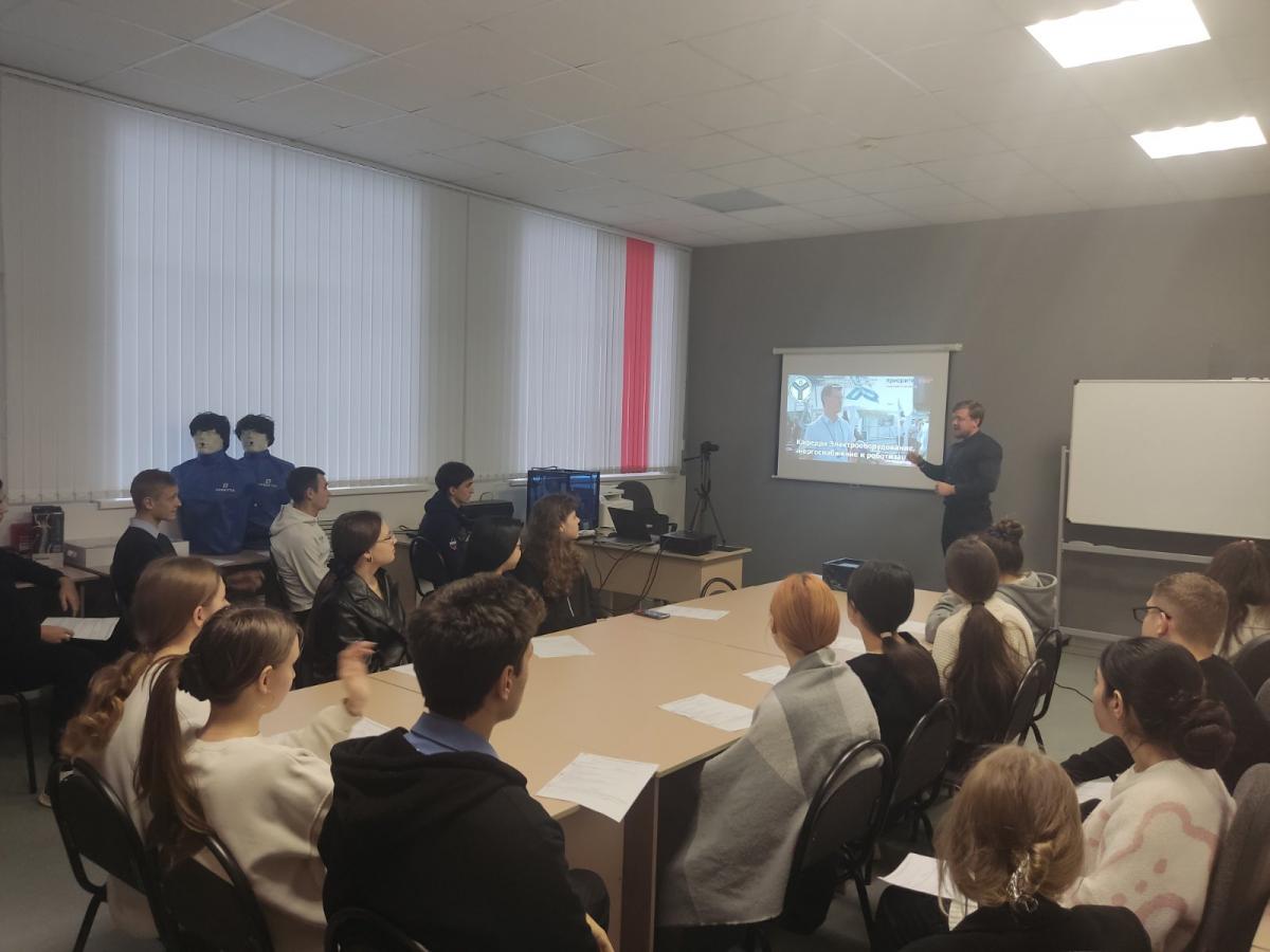 ПРОФОРИЕНТАЦИОННАЯ РАБОТА КАФЕДРЫ В МОУ СОШ С. СТОРОЖЕВКА ТАТИЩЕВСКОГО РАЙОНА  САРАТОВСКОЙ ОБЛАСТИ Фото 1