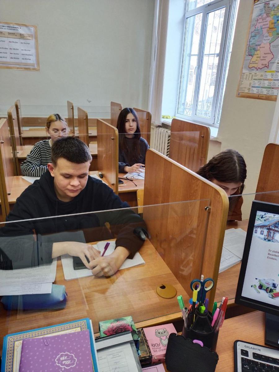 Практическое занятие на тему «Жизнь в городе и в деревне» Фото 1