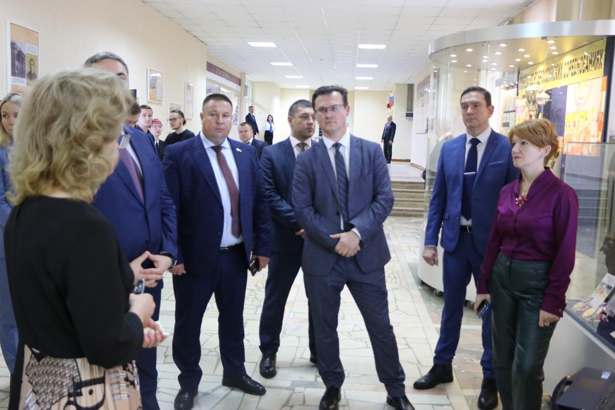 Университет посетил с рабочим визитом заместитель Министра сельского хозяйства РФ Фото 10