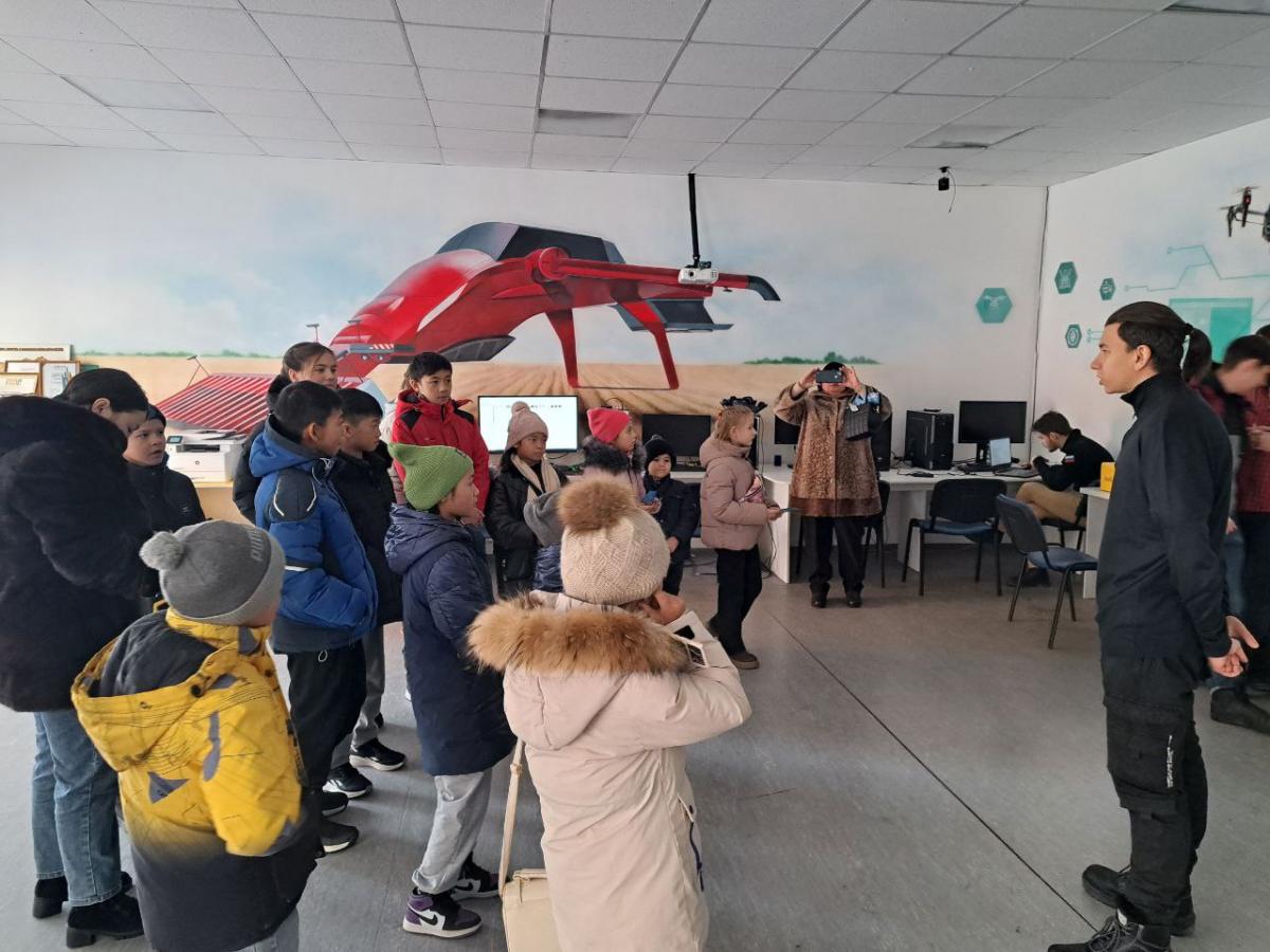 Школьники и педагоги села Скатовка ознакомились с Вавиловским университетом Фото 6