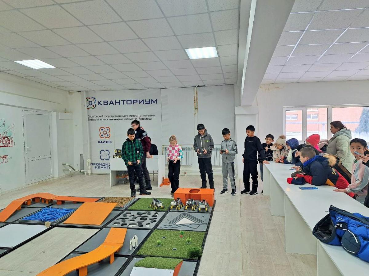 Школьники и педагоги села Скатовка ознакомились с Вавиловским университетом Фото 9