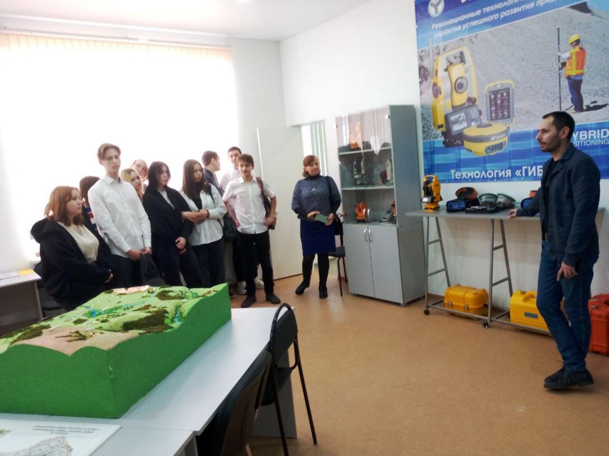 Саратовские школьники посетили УК № 2 Вавиловского университета Фото 7
