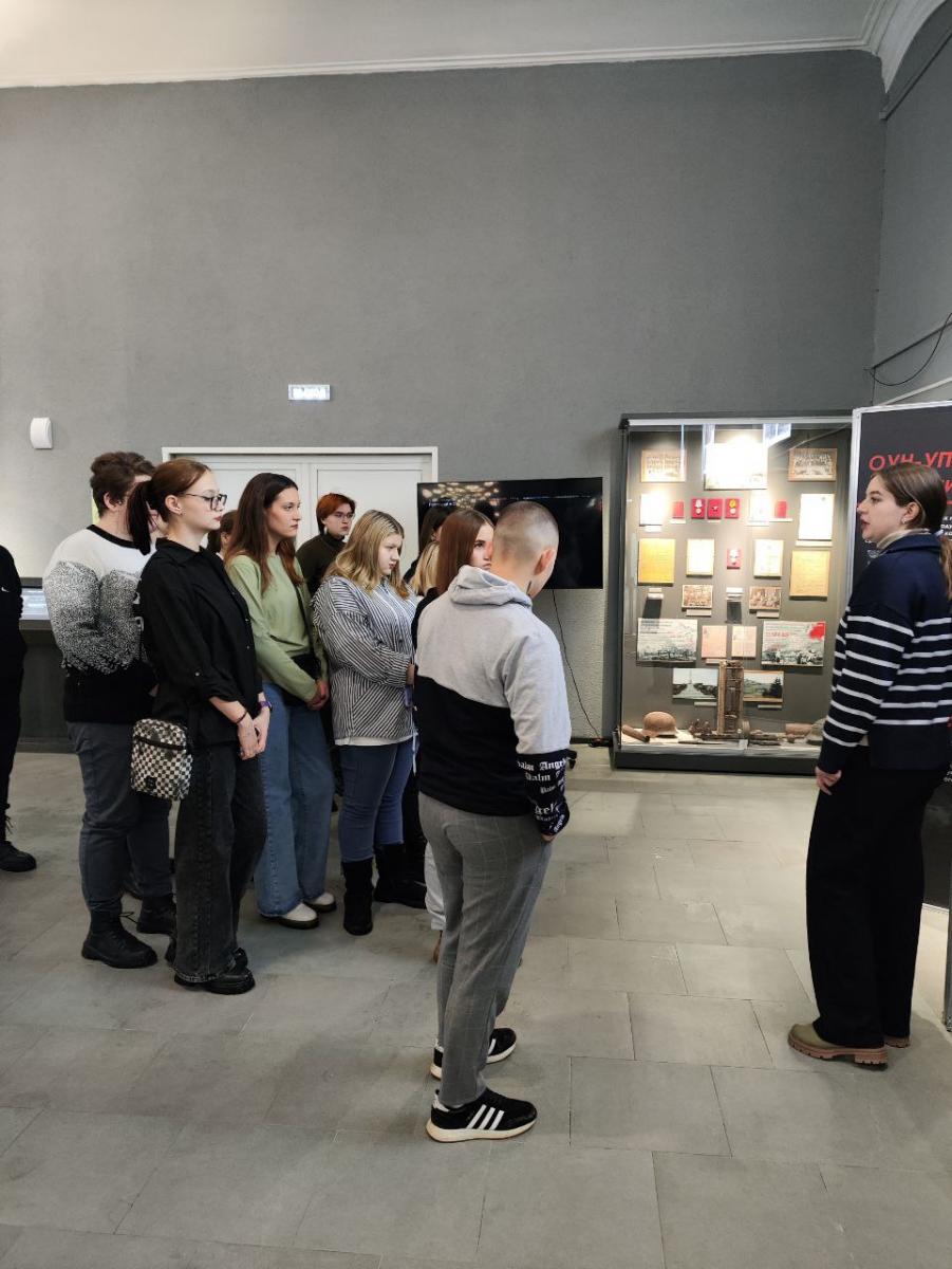 Обучающиеся ФТК посетили Музей истории СВО Фото 7