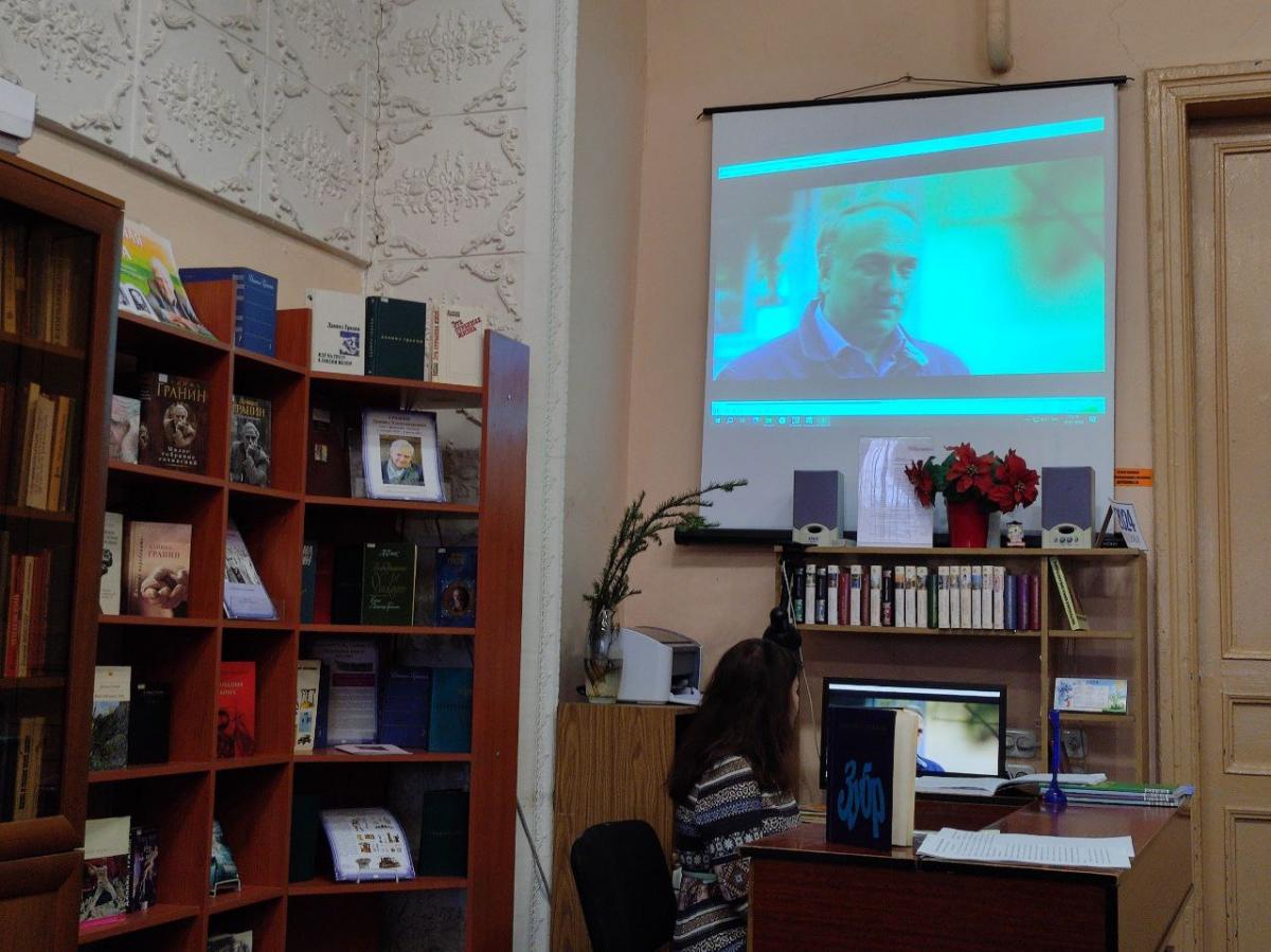 Посещение Саратовской областной библиотеки для детей и юношества им А.С. Пушкина Фото 3
