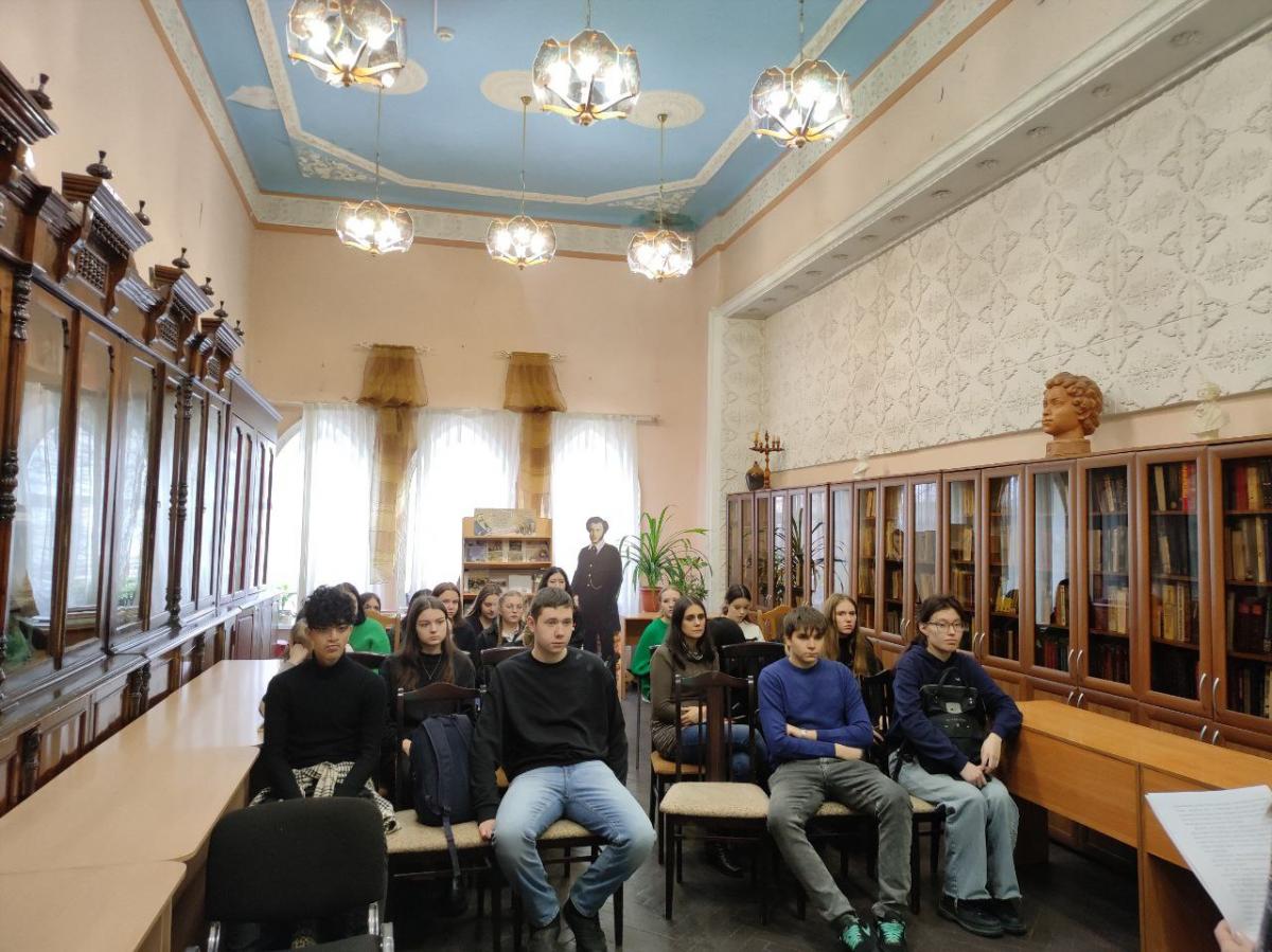 Посещение Саратовской областной библиотеки для детей и юношества им А.С. Пушкина Фото 5