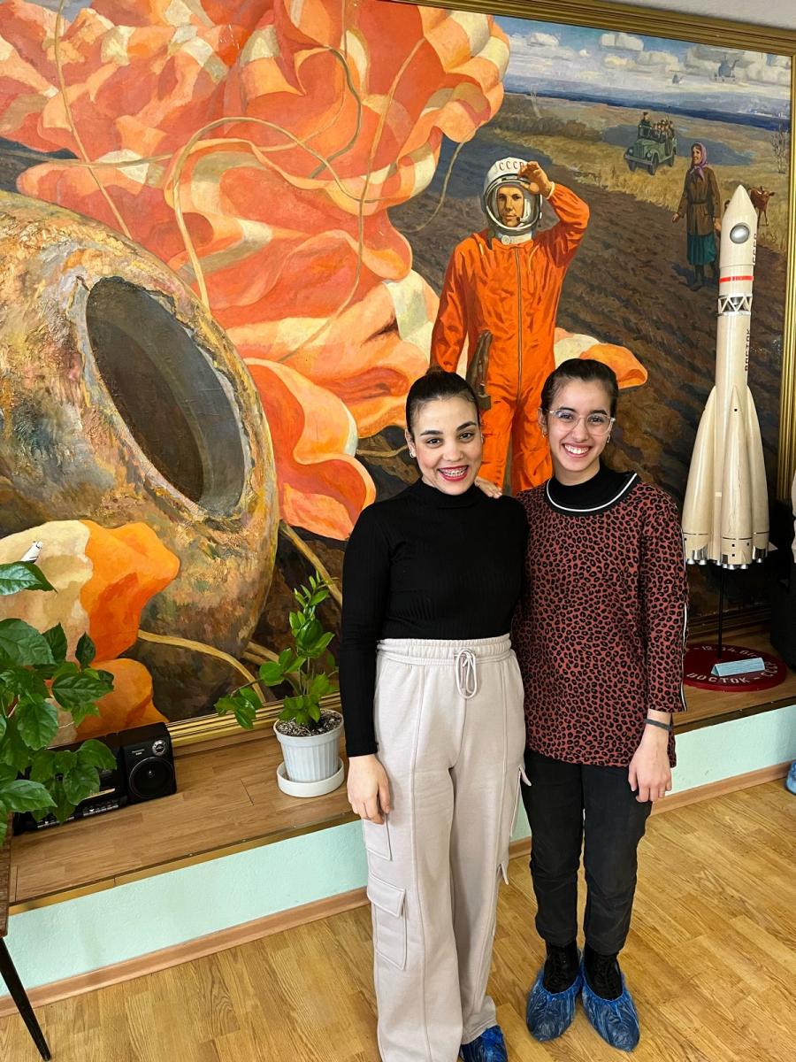 Иностранные студенты на экскурсии в народном музее Ю.А. Гагарина Фото 7