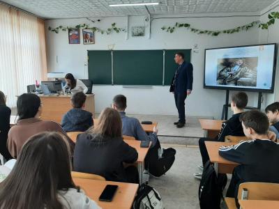 Сотрудники университета прочитали научно-популярную лекцию в МОУ СОШ «Лицей №50» г.Саратова