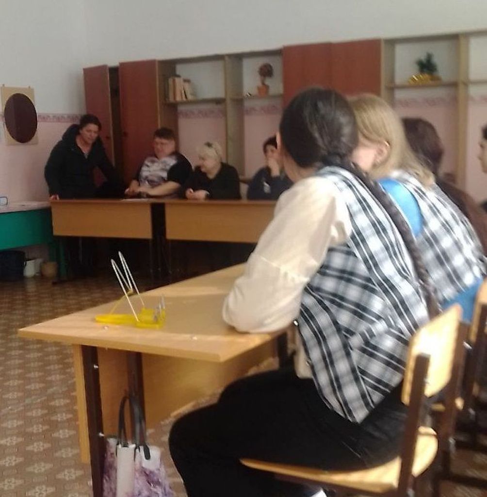 Профориентационная встреча с родителями и обучающимися 9 классов филиала МОУ «СОШ №13 г. Пугачева»- ООШ с. Каменка Фото 1