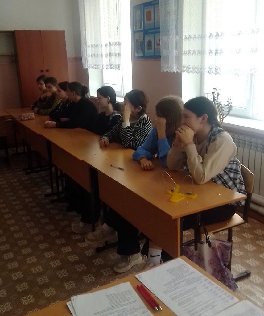 Профориентационная встреча с родителями и обучающимися 9 классов филиала МОУ «СОШ №13 г. Пугачева»- ООШ с. Каменка Фото 2