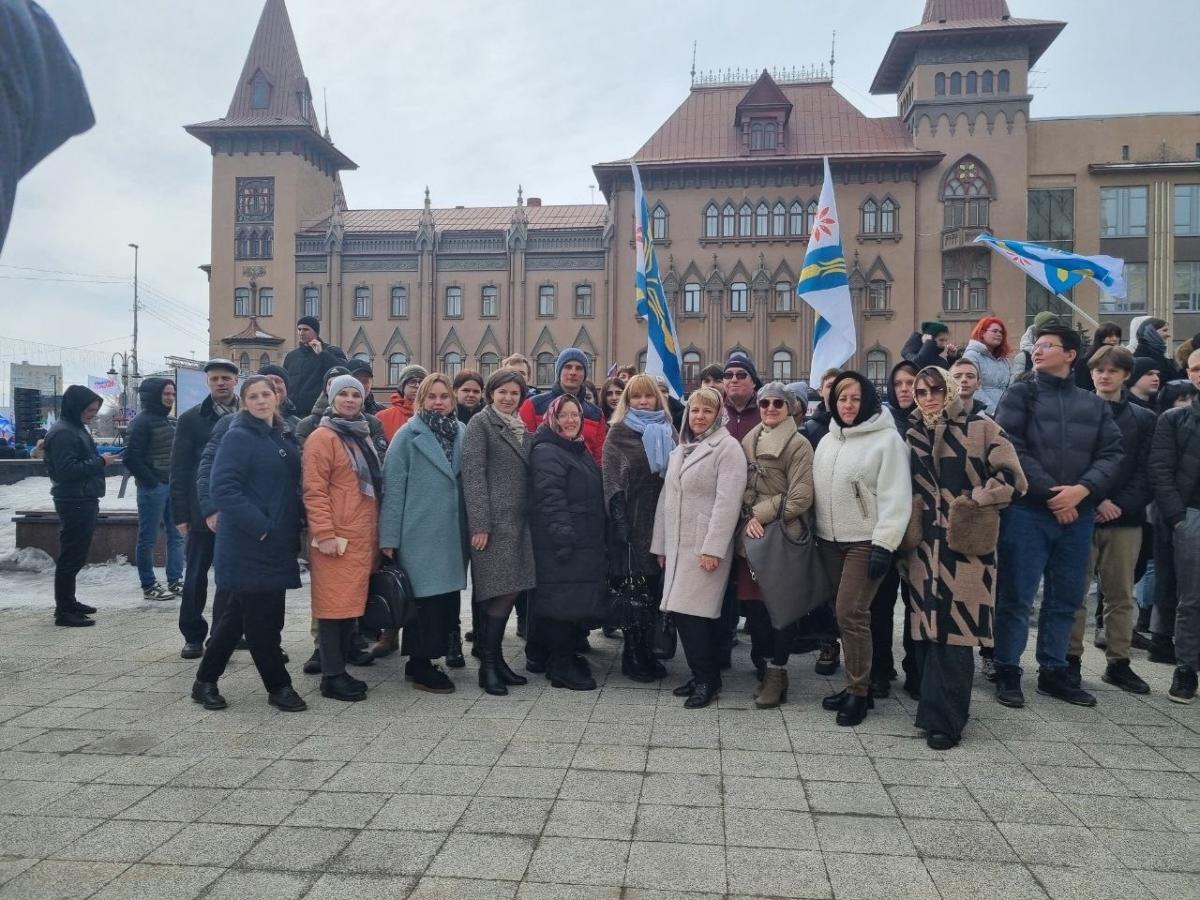 Участие в митинге - концерте в честь десятилетия воссоединения Крыма с Россией 