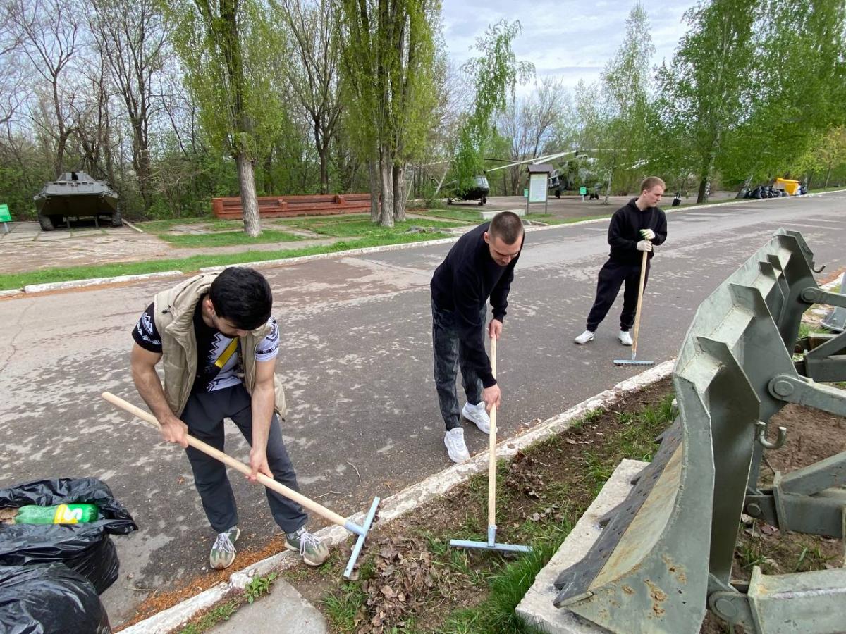 Субботники в Парке Победы Фото 2