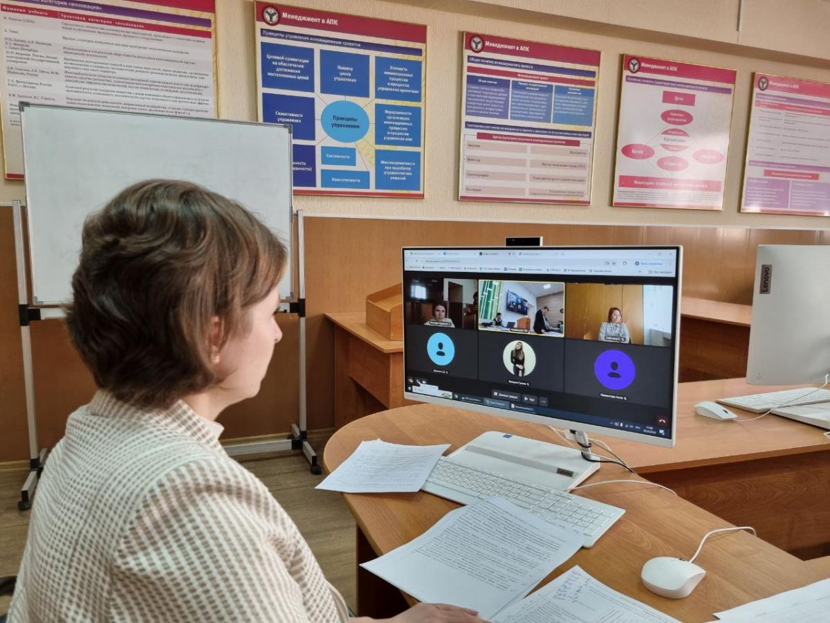Студентка ФЭиМ победитель II этапа Всероссийского конкурса на лучшую научную работу Фото 2