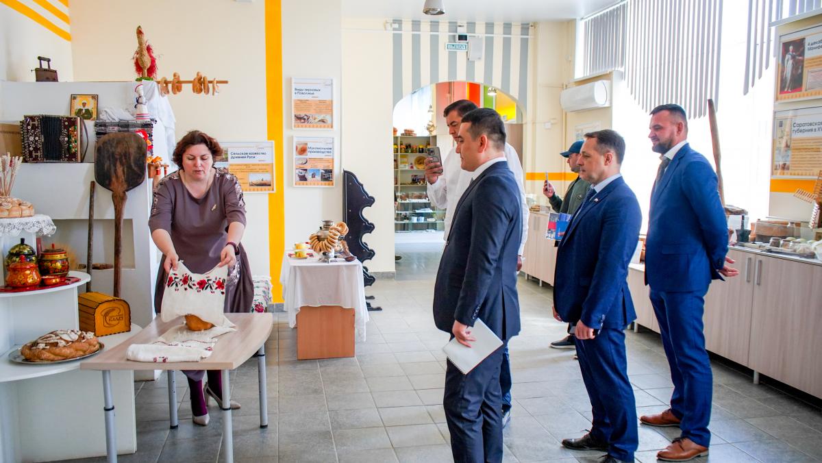 Вавиловский университет посетила делегация из Узбекистана Фото 1