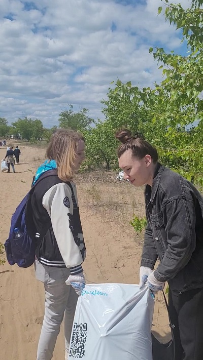 Экологи помогли подготовить городской пляж к новому сезону Фото 5