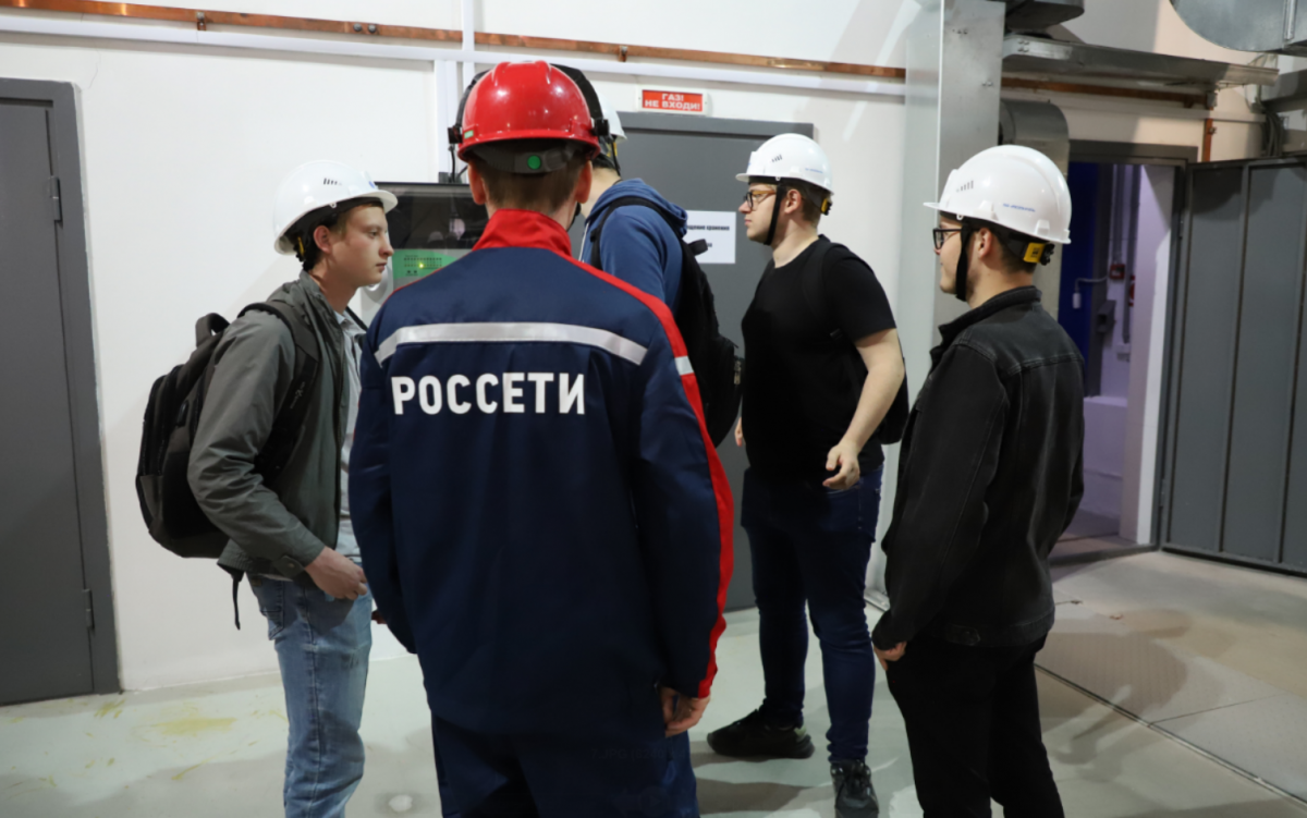 Студенты-энергетики посетили с экскурсией подстанцию «Западная» Фото 6