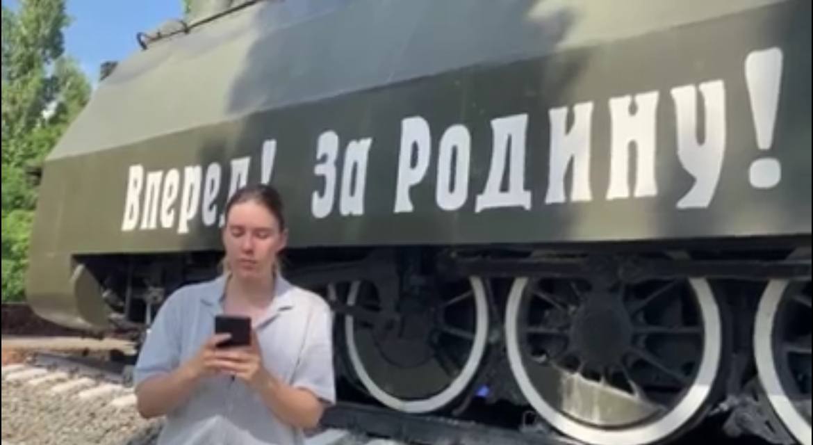 Участие студентов кураторской группы в акции ко Дню памяти и скорби 22 июня Фото 2