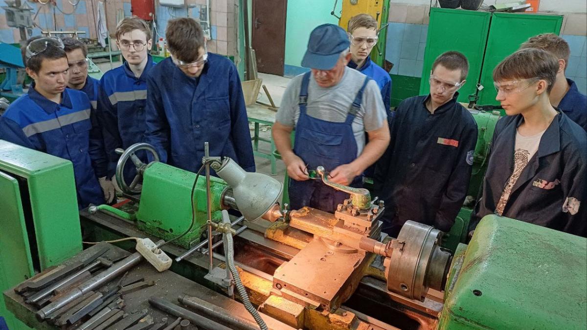 Участники студенческих отрядов приступили к обучению по рабочим профессиям Фото 4