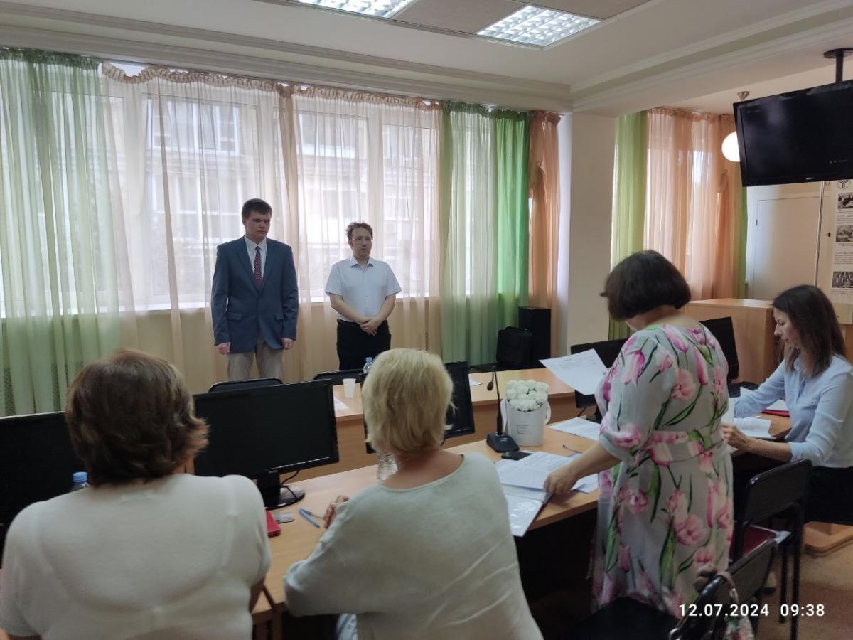 ЗАЩИТА ВЫПУСКНЫХ КВАЛИФИКАЦИОННЫХ РАБОТ НА ФАКУЛЬТЕТЕ ЭКОНОМИКИ И МЕНЕДЖМЕНТА Фото 7