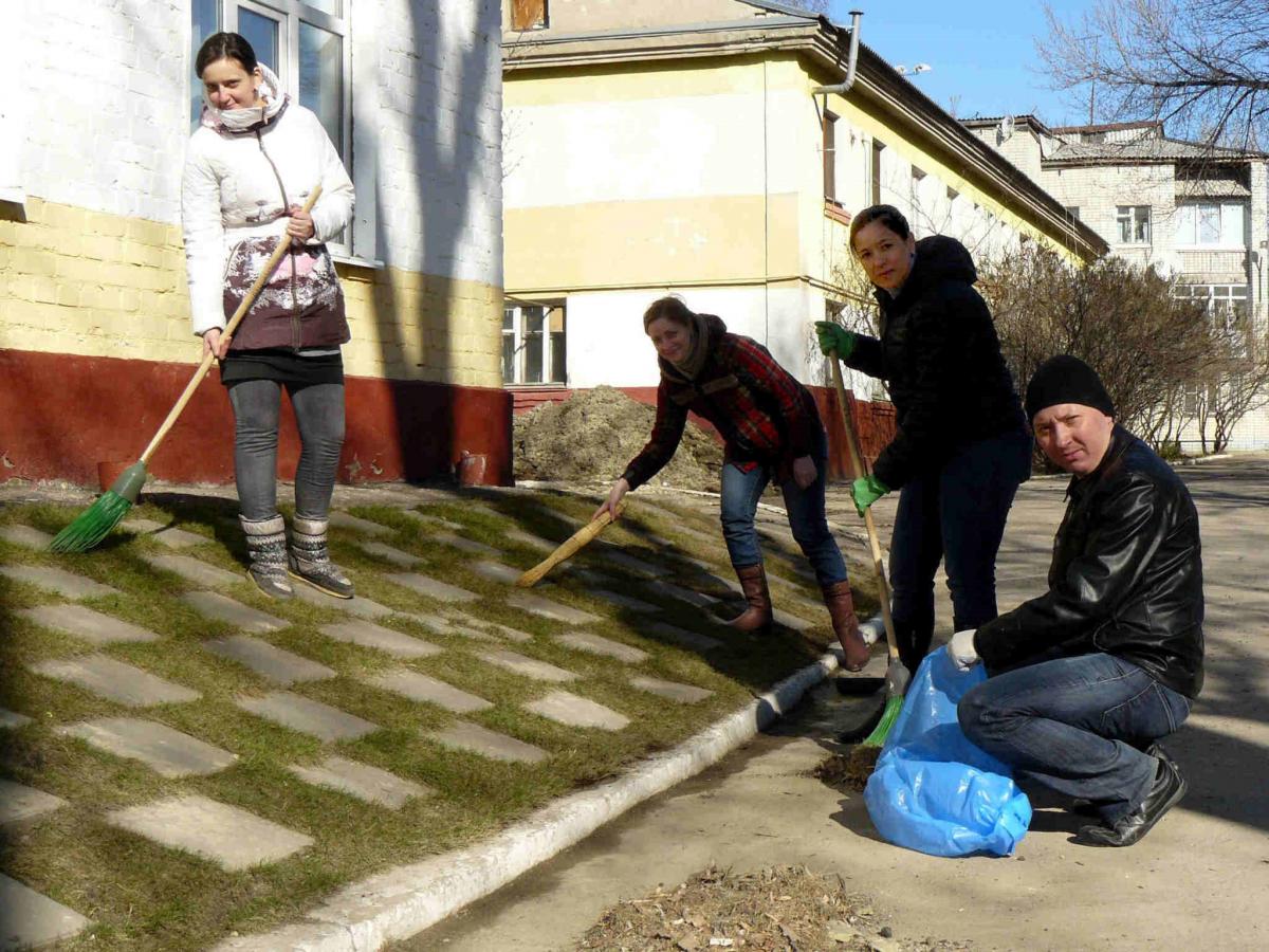 Факультет пищевых технологий и товароведения на благоустройстве территории УК №3 Фото 6