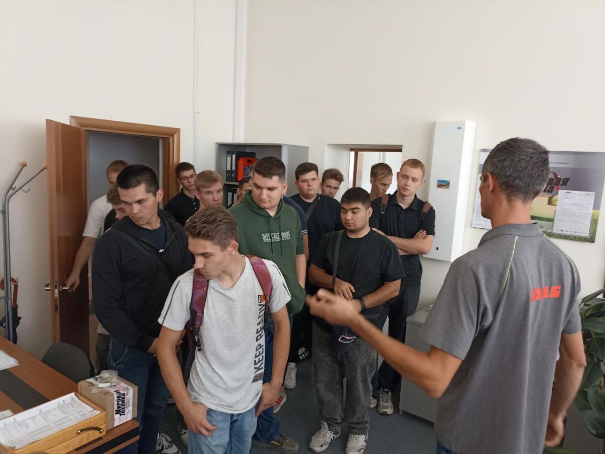 Реализация индивидуальных образовательных траекторий кафедрой «Техническое обеспечение АПК» на базе компании ООО «Мировая техника» Фото 5 Реализация индивидуальных образовательных траекторий кафедрой «Техническое обеспечение АПК» на базе компании ООО «Мировая техника» Фото 5