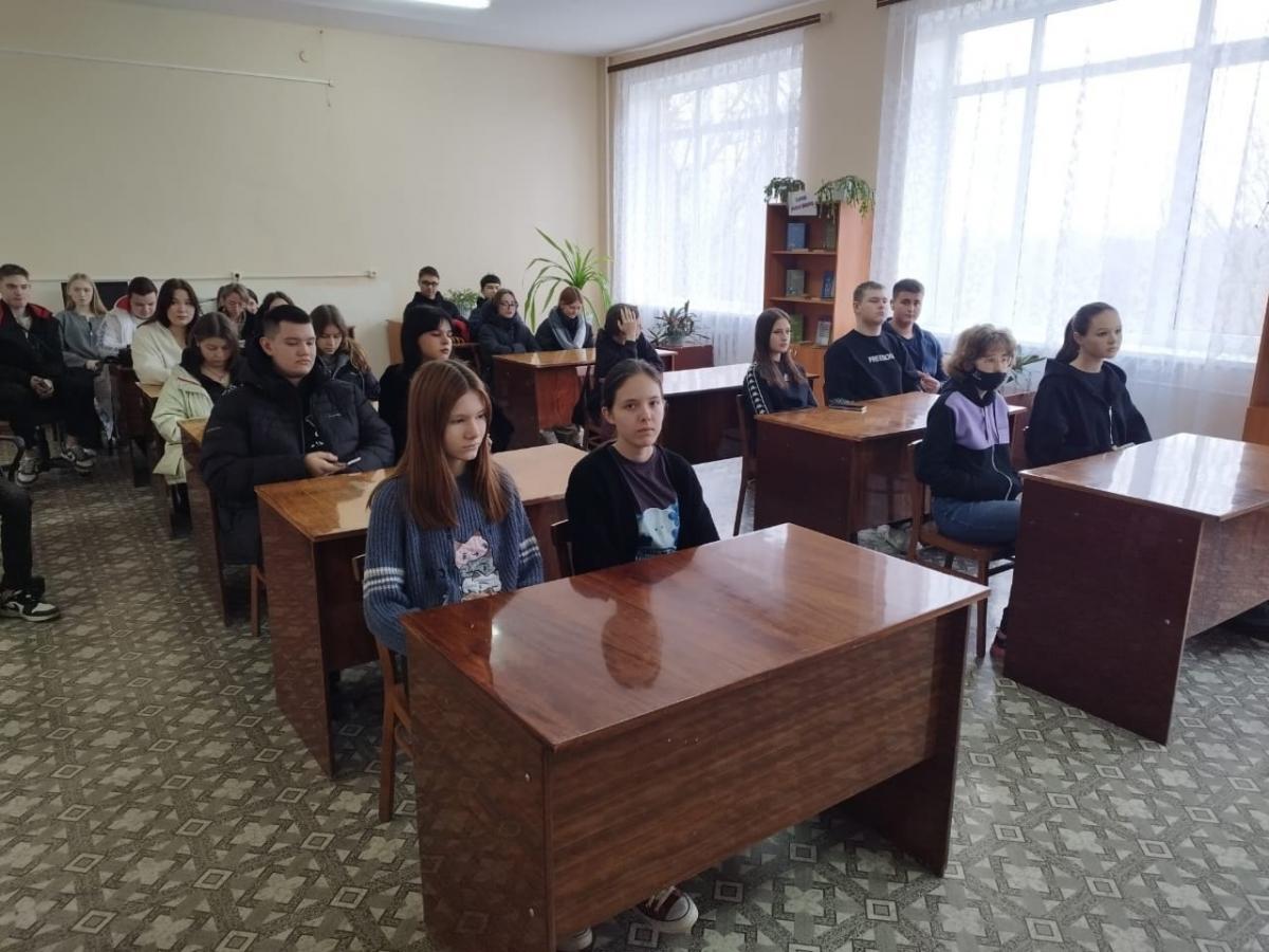 Инструктаж "О действиях при пожаре во время проведения новогодних и рождественских мероприятий" был проведён в Краснокутском зооветеринарном техникуме Фото 4