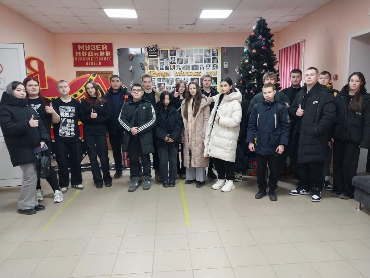 Сегодня студенты Краснокутского зооветеринарного техникума посмотрели военную драму Вадима Шмелева «Подольские курсанты» Фото 1 Сегодня студенты Краснокутского зооветеринарного техникума посмотрели военную драму Вадима Шмелева «Подольские курсанты» Фото 1