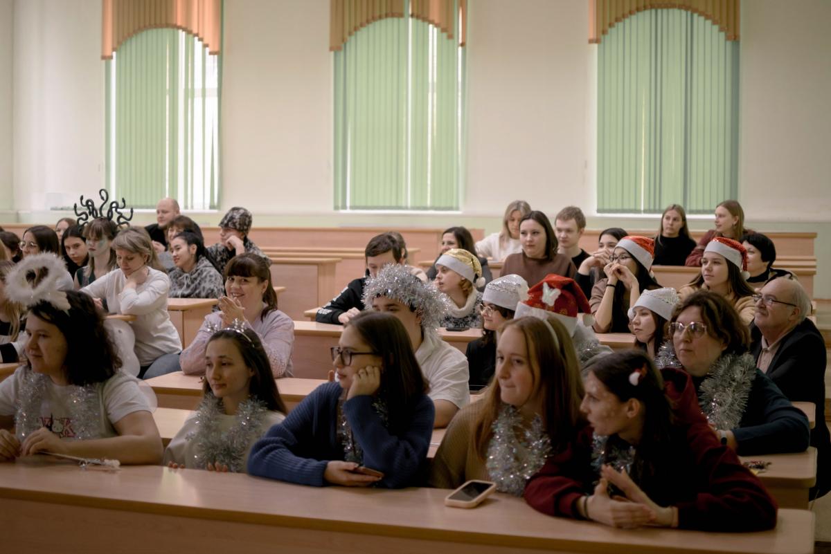 В преддверии новогодних праздников, 18 декабря в Институте биотехнологии состоялся яркий творческий конкурс "Традиции празднования Нового года". Фото 2 В преддверии новогодних праздников, 18 декабря в Институте биотехнологии состоялся яркий творческий конкурс "Традиции празднования Нового года". Фото 2