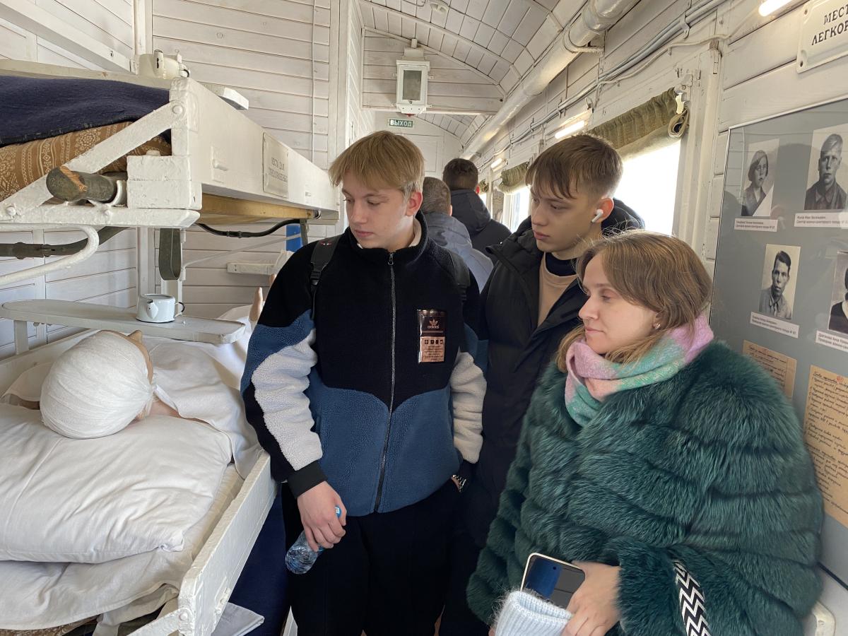 На выставке «Поезд милосердия», посвященной военно-санитарным поездам времен Великой Отечественной войны в историко-патриотическом комплексе «Музей боевой и трудовой славы» Фото 3 На выставке «Поезд милосердия», посвященной военно-санитарным поездам времен Великой Отечественной войны в историко-патриотическом комплексе «Музей боевой и трудовой славы» Фото 3