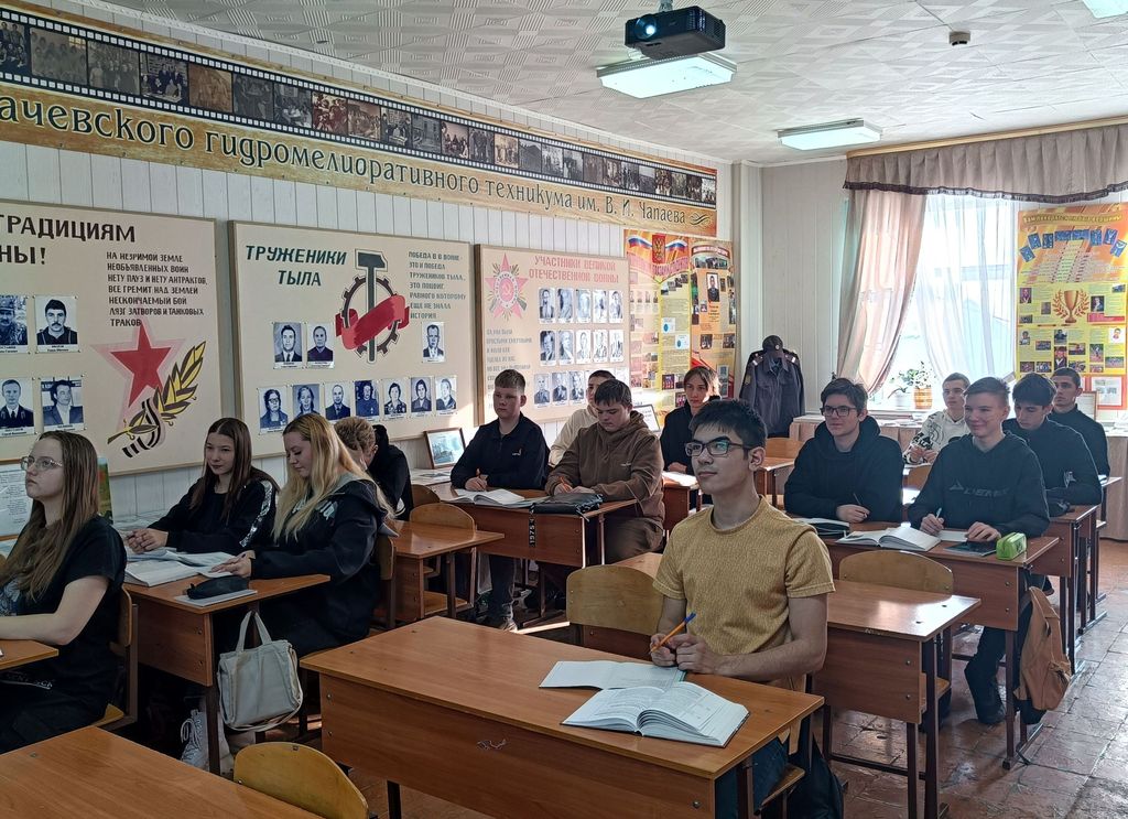 Областная олимпиада по избирательному праву среди обучающихся государственных профессиональных образовательных организаций Саратовской области в 2025 году Фото 3