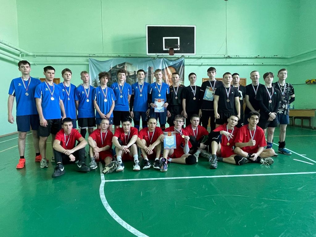 Первенство Пугачёвского муниципального района по волейболу, посвящённое памяти преподавателя физической культуры Пугачёвского ГМТ Вяльшина Юрия Георгиевича.