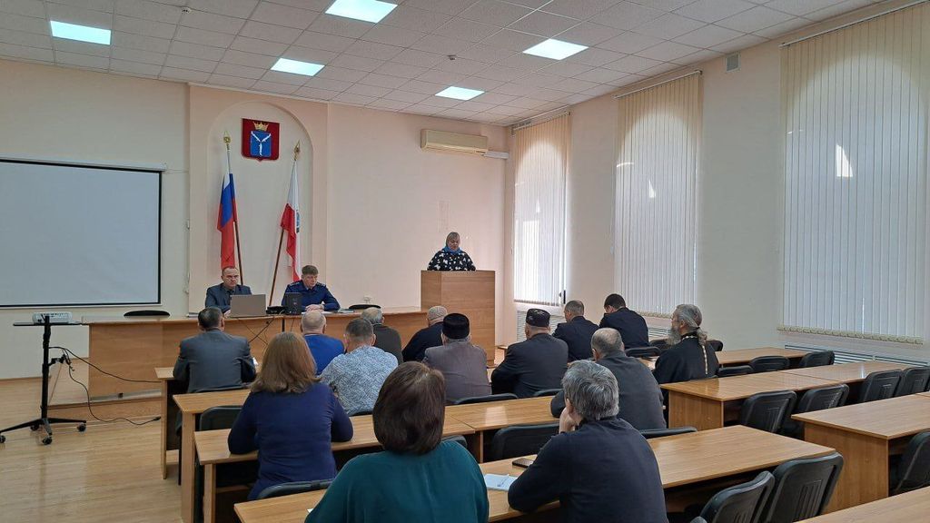 Глава Пугачевского муниципального района Алексей Янин провел заседание Совета по взаимодействию с национальными и религиозными объединениями, на котором рассмотрели ряд вопросов
