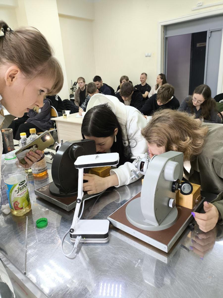 Мастер – класс по приготовлению фрешей и купажированию соков с проведением экспертной оценки показателей качества соков Фото 3