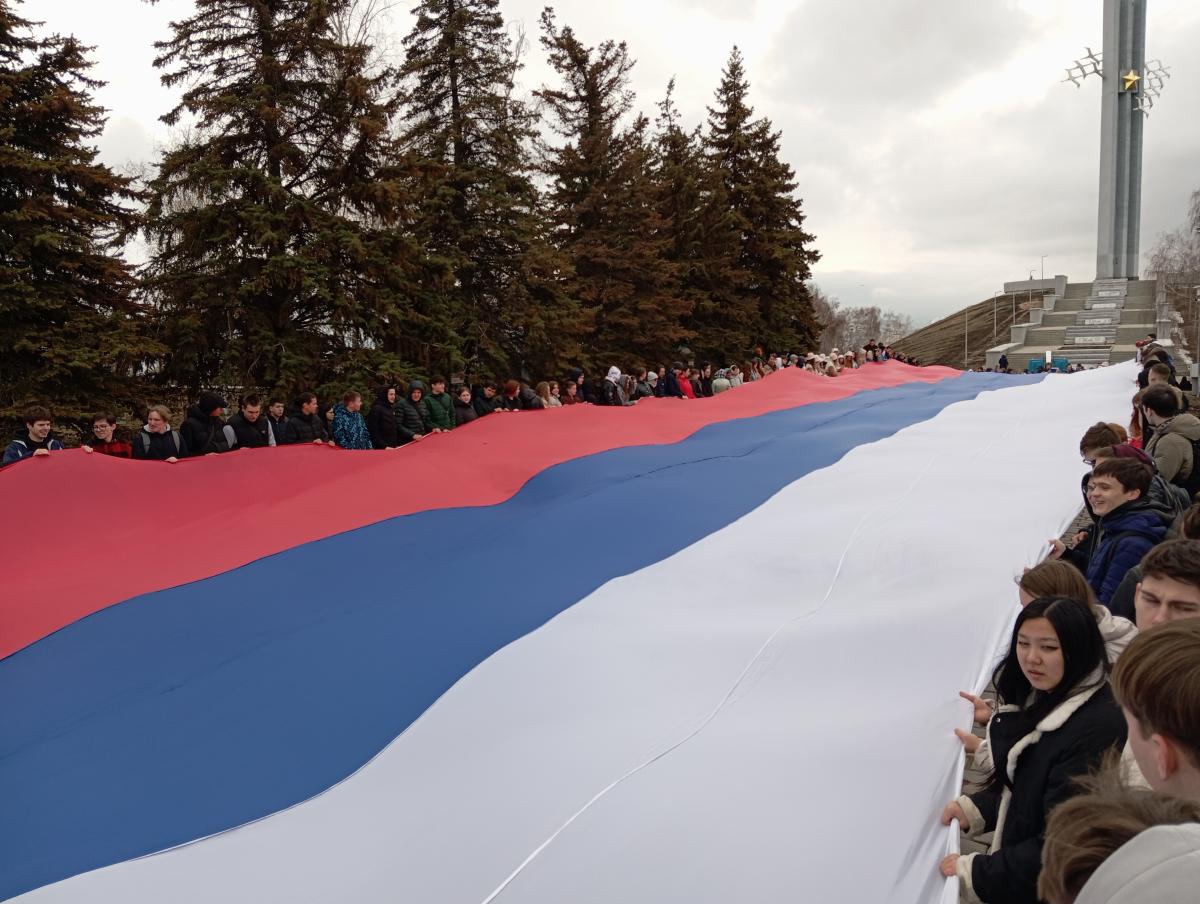 Патриотическая акция ко Дню воссоединения Крыма с Россией