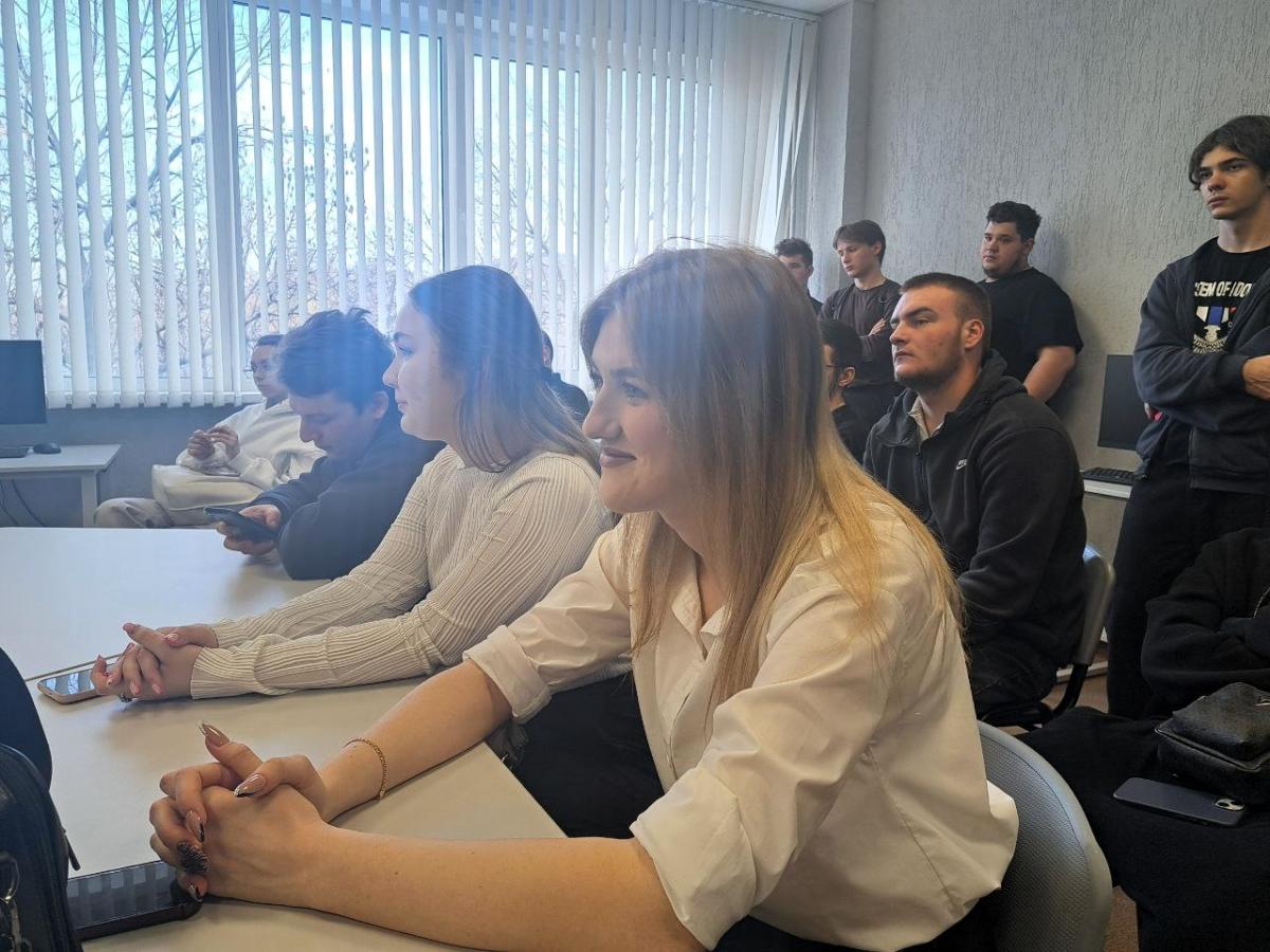 Студенты института инженерии и робототехники приняли участие в Дне «ЭкоНивы» Фото 6