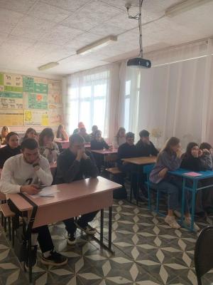 Классный час: "День воссоединения Крыма и Севастополя"