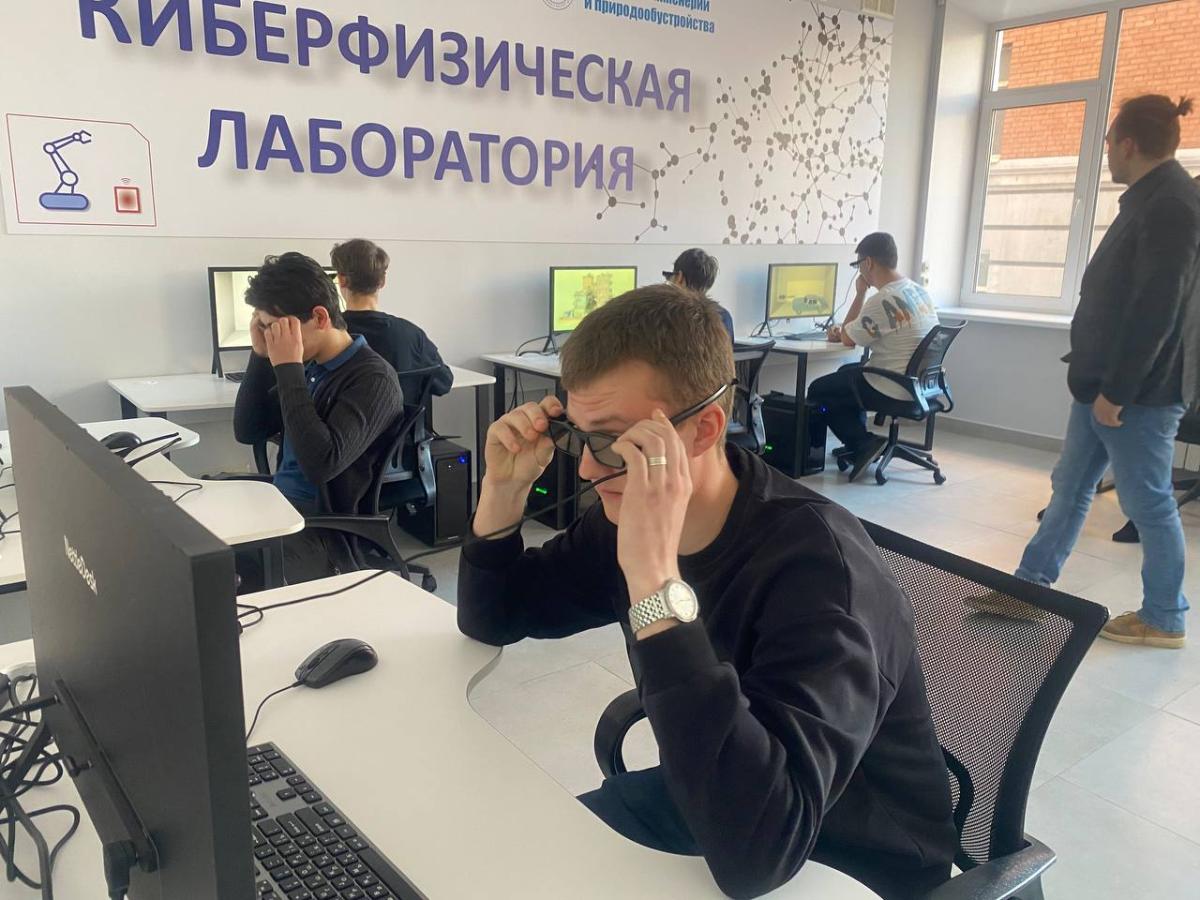 Школьники Екатериновского района посетили с экскурсией Вавиловский университет Фото 14