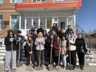 Субботник в Пугачевском филиале