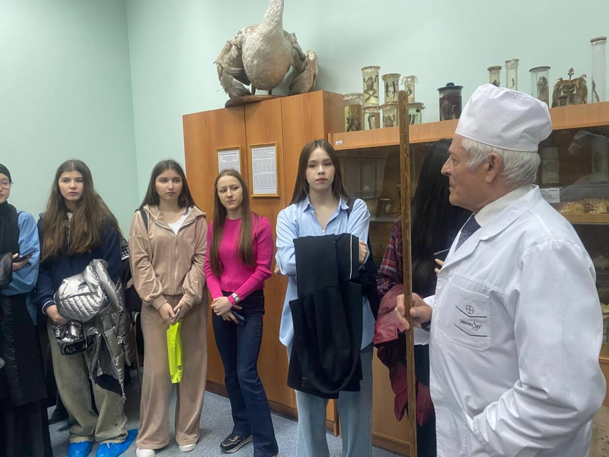 Саратовские гимназисты посетили с экскурсией Вавиловский университет Фото 10