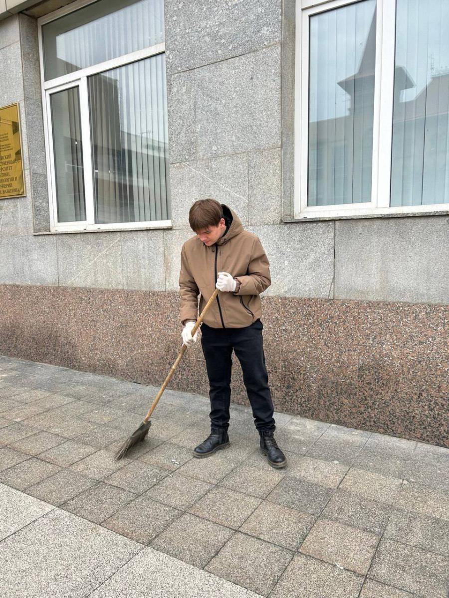 Вавиловцы присоединились к областному субботнику Фото 21