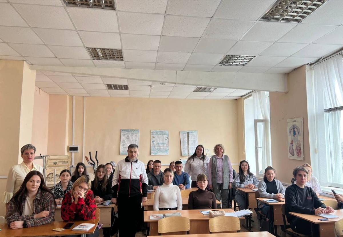 Проведение классного часа и интеллектуальной игры по химии «Химические элементы тоже воевали» в преддверии празднования 80-летия Великой Победы Фото 7