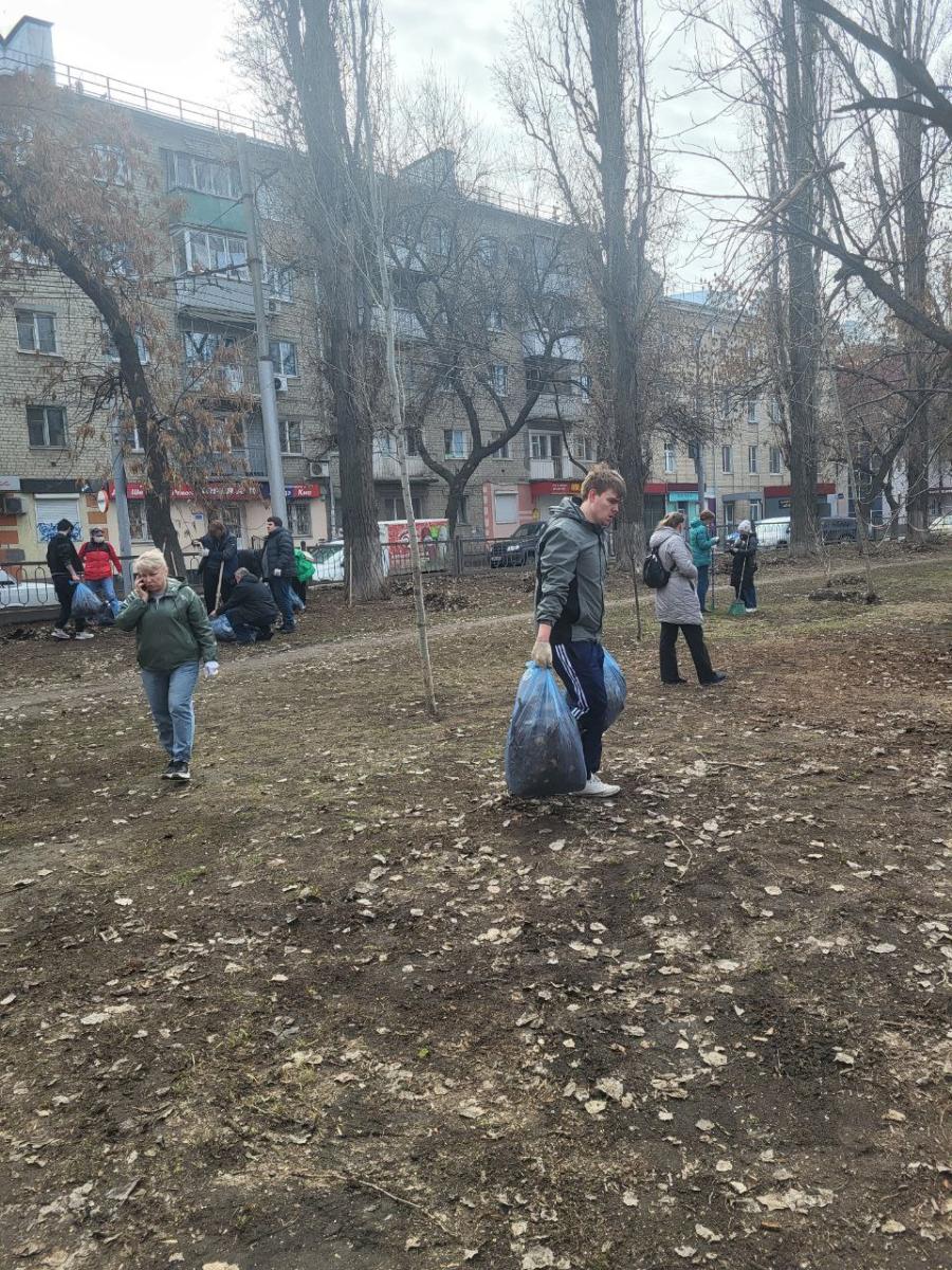 Участие в субботнике преподавателей кафедры Фото 5