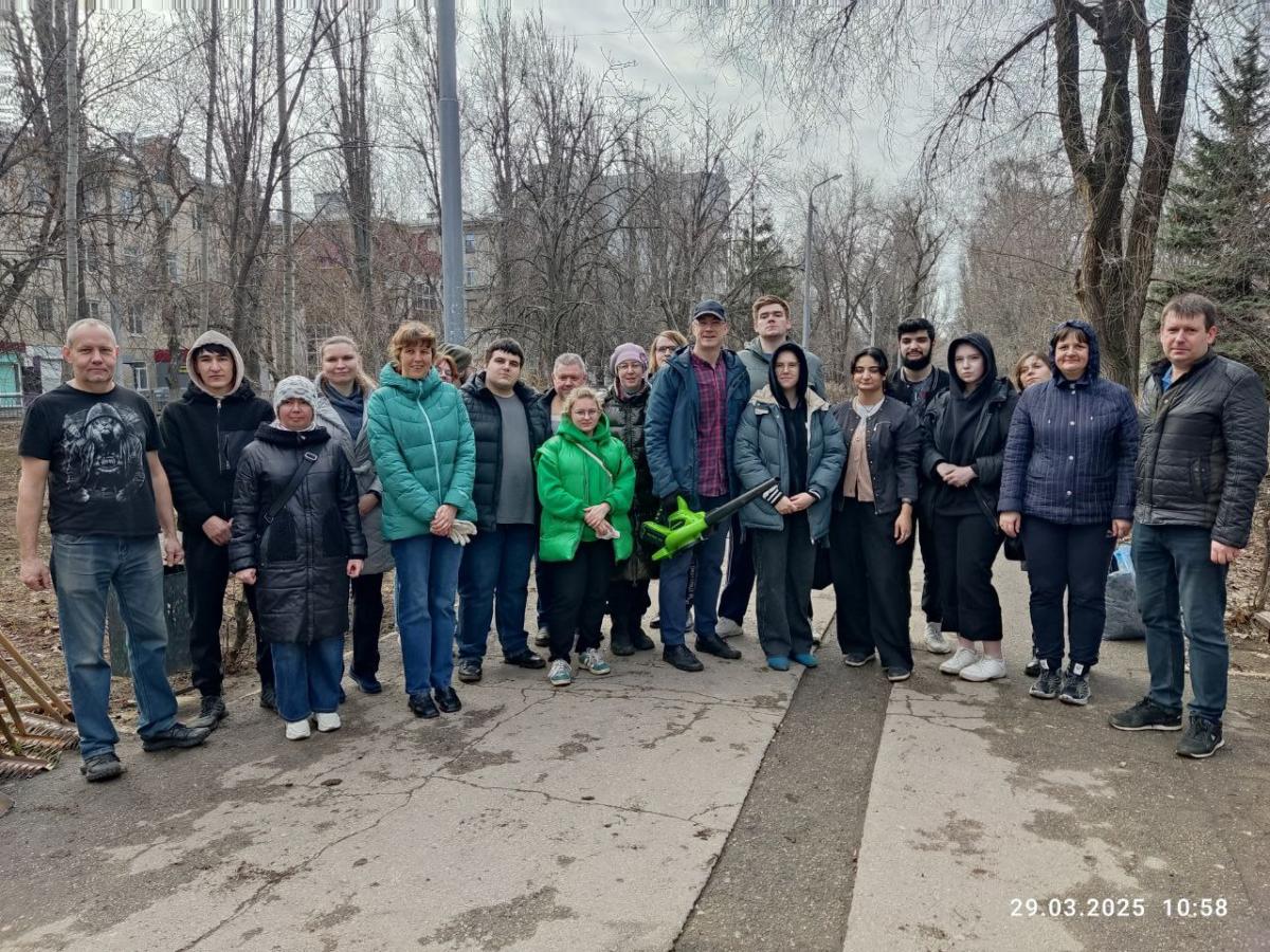 Участие в городском субботнике Фото 1