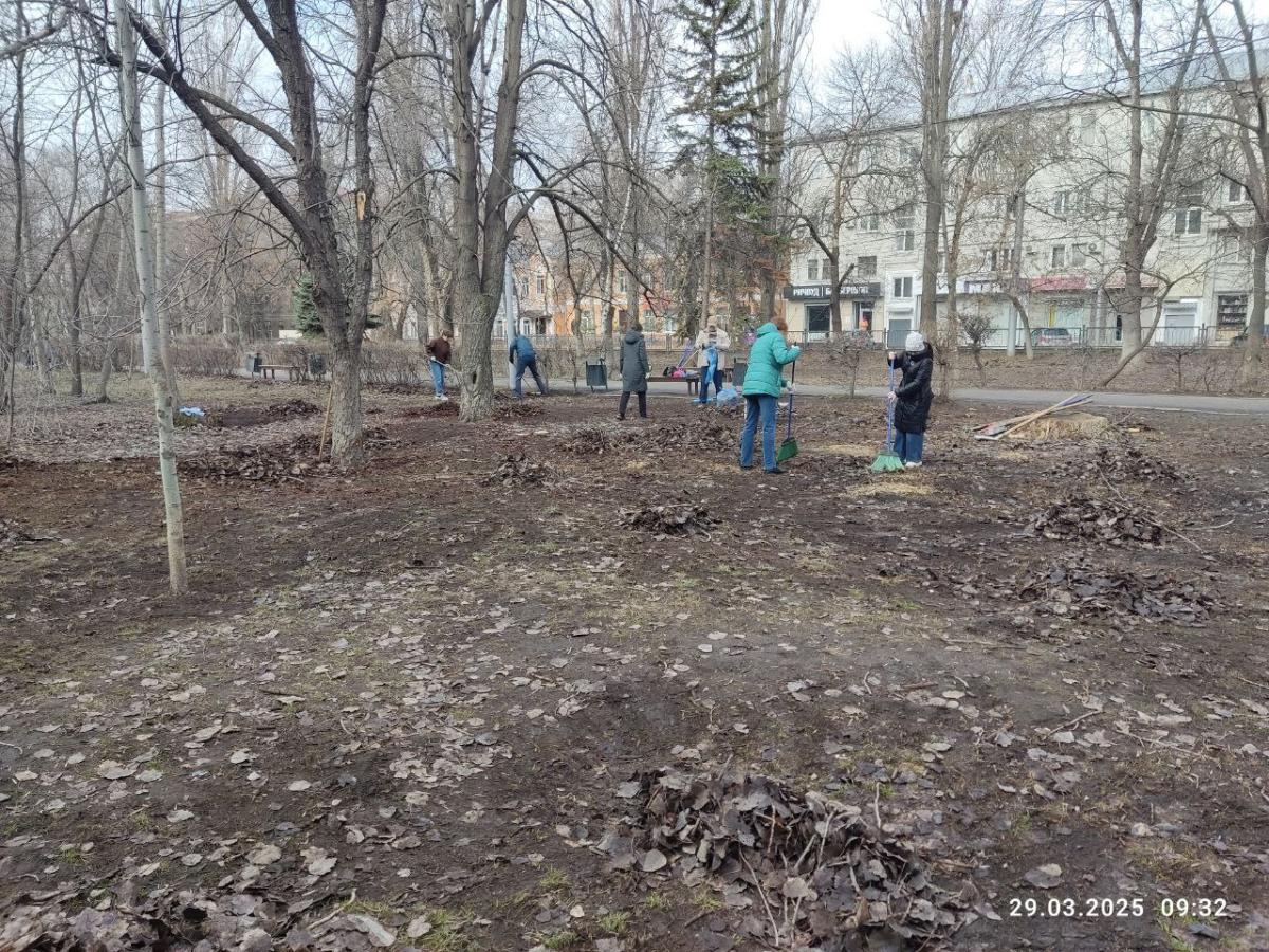 Участие в городском субботнике Фото 6